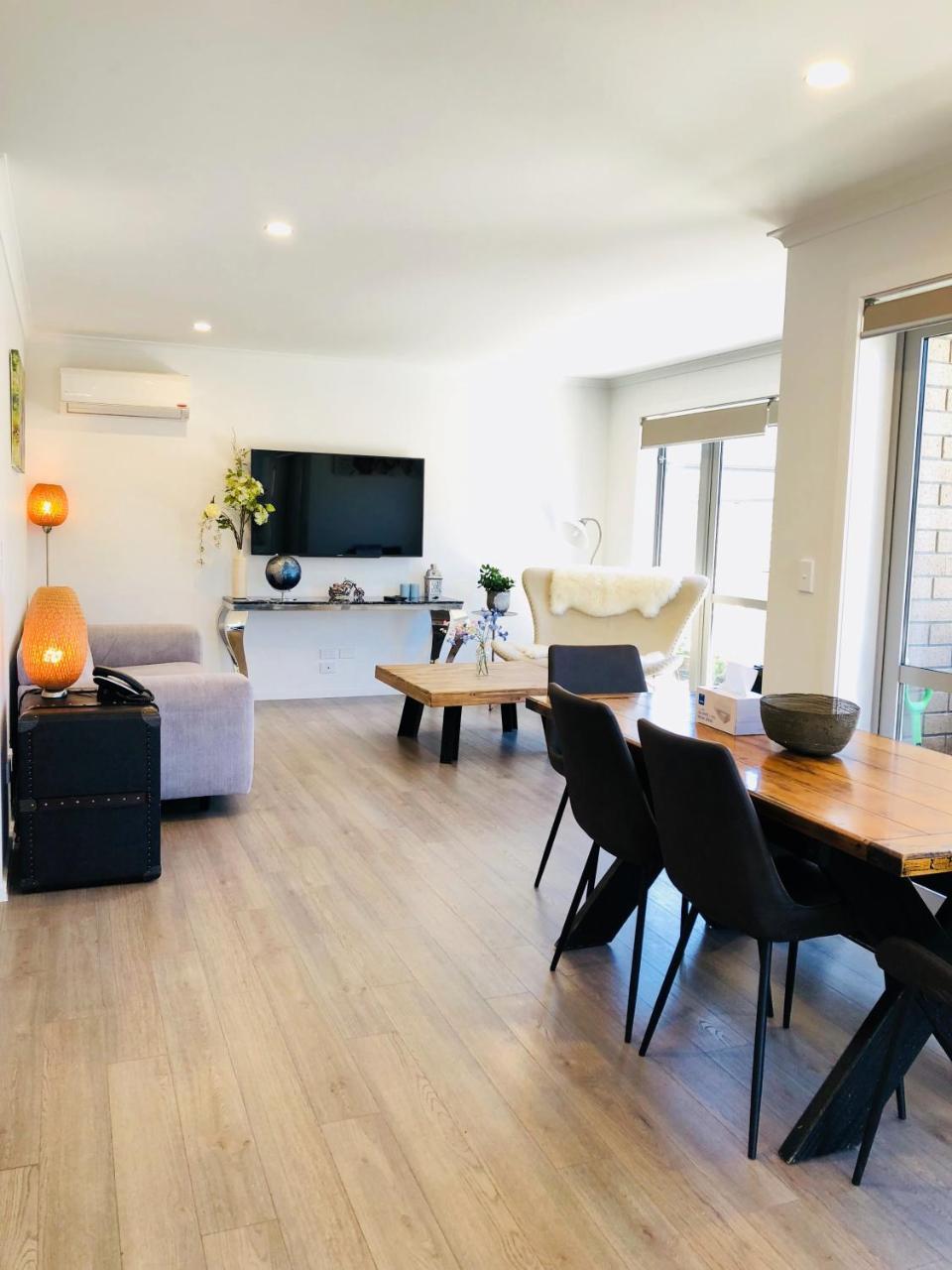 Villa Modern Living à Queenstown Extérieur photo